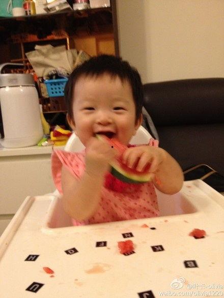 吃瓜吃到自己女儿,意外发现女儿竟成瓜田主角