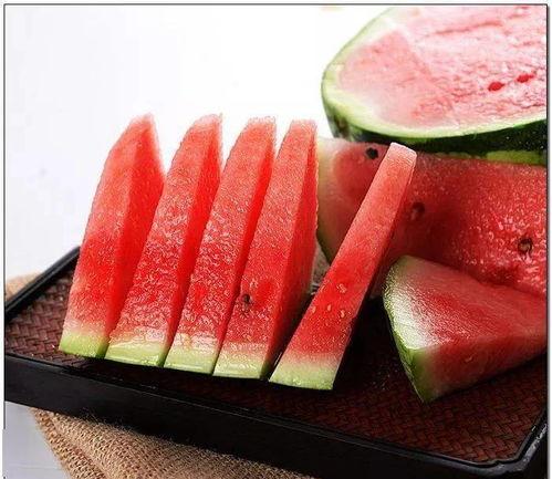 重庆银行女吃瓜,揭秘职场八卦背后的真相