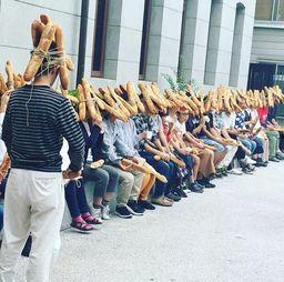 街头吃瓜图片大全,吃瓜群众众生相